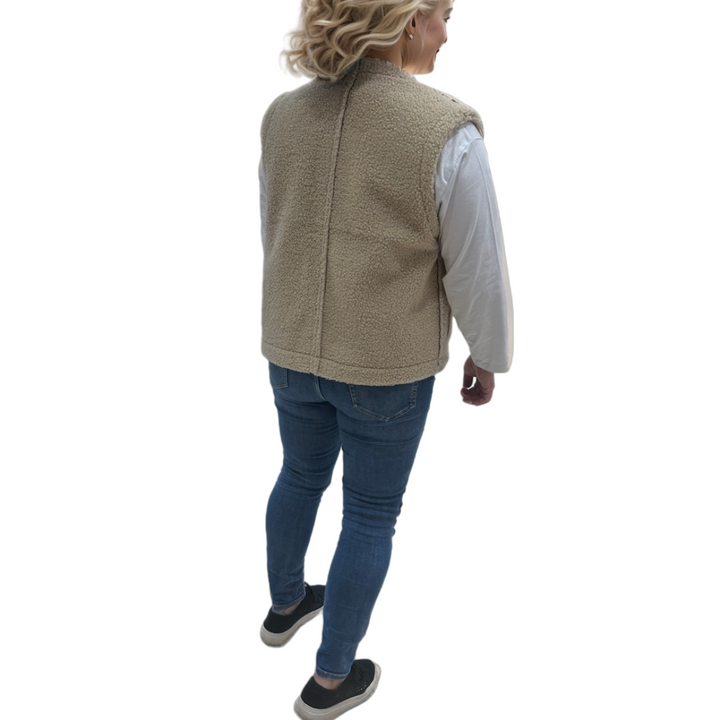 Reversible Mustang Sherpa Vest